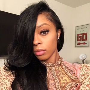 Meet your Posher, Dayira